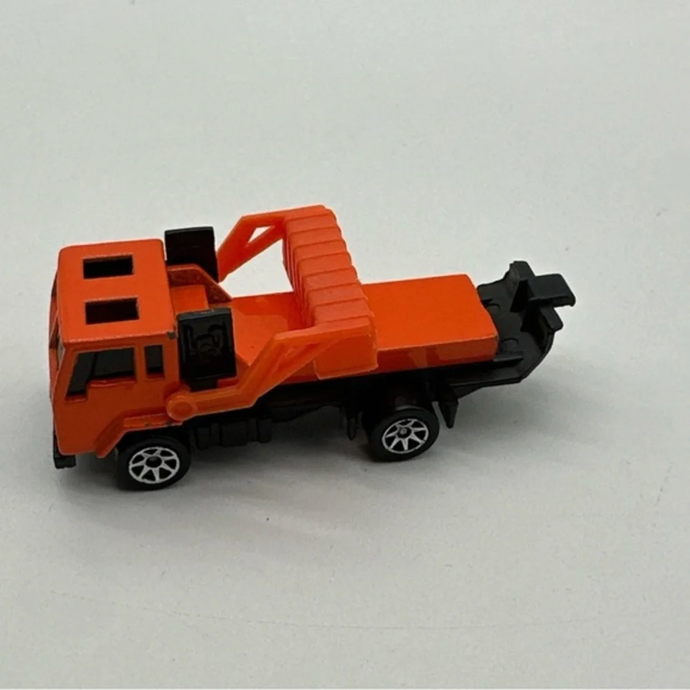 Vintage‎ 1991 Hot Wheels Orange Recycling Refuse Truck / Loose